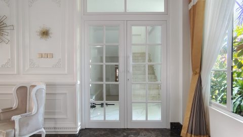 Pintu Dan Jendela Yang Cocok Untuk Rumah Tropis Modern Minimalis, Sejuk Dan Bikin Betah!