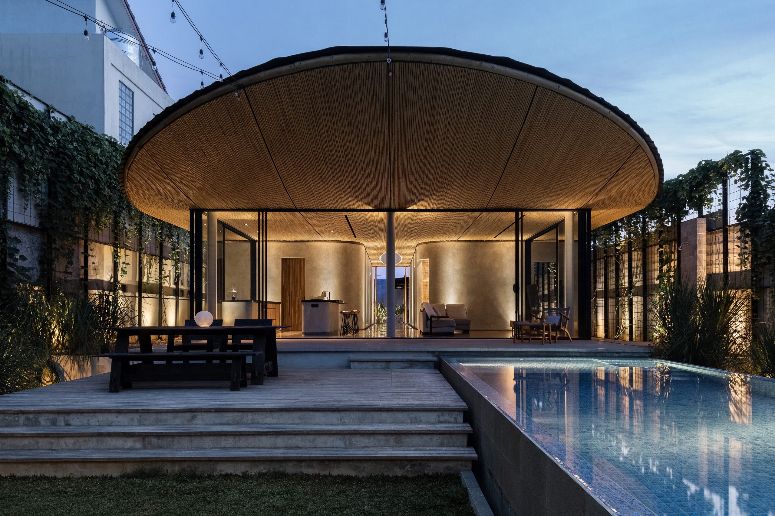 Vue Sliding Door ALLURE INDUSTRIES